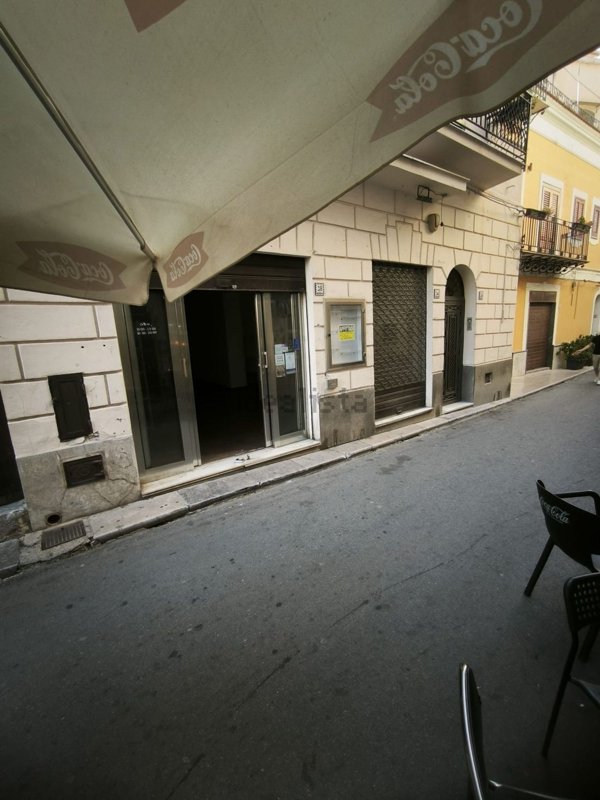 locale commerciale in affitto a Monreale