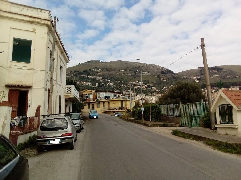 negozio in affitto a Monreale in zona Aquino