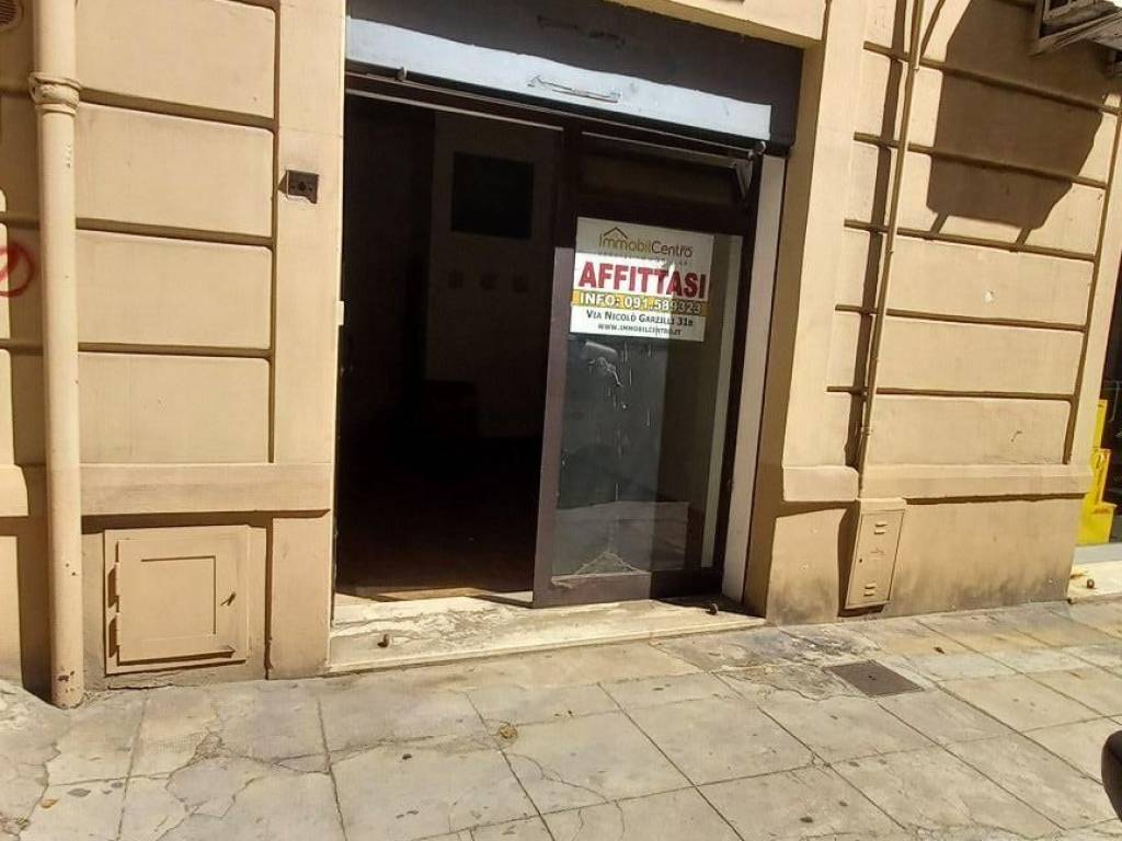 locale commerciale in affitto a Palermo in zona Politeama