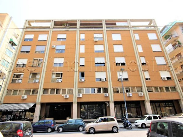 ufficio in affitto a Palermo in zona Politeama