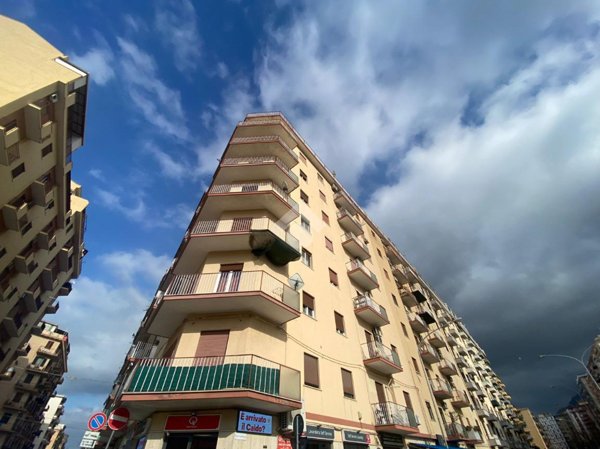 appartamento in affitto a Palermo in zona Montegrappa / Santa Rosalia