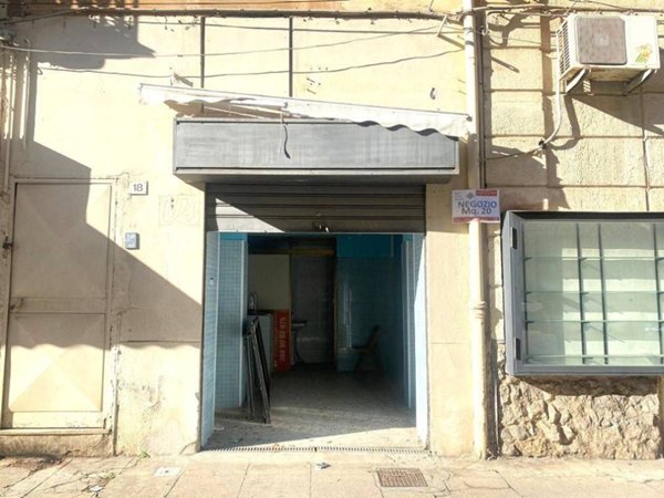 locale commerciale in affitto a Palermo in zona Calatafimi / Cuba