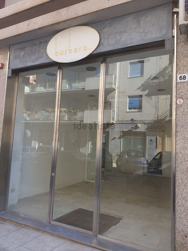 negozio in affitto a Palermo in zona Libertà