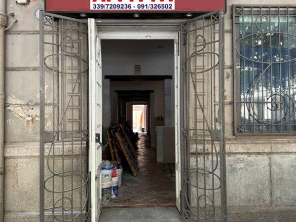 negozio in affitto a Palermo in zona Politeama