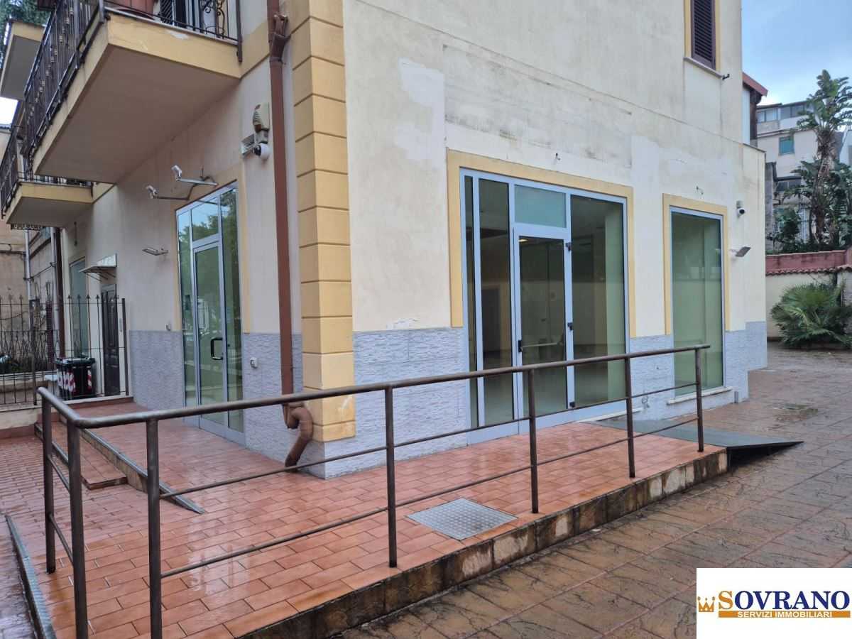 locale commerciale in affitto a Palermo in zona Pallavicino