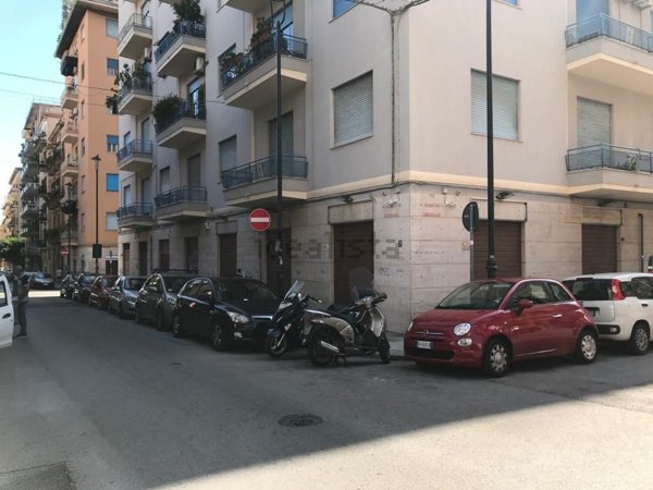 locale commerciale in affitto a Palermo in zona Libertà