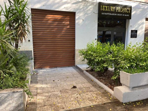 negozio in affitto a Palermo in zona Libertà