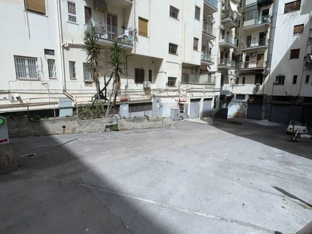 locale commerciale in affitto a Palermo in zona Libertà