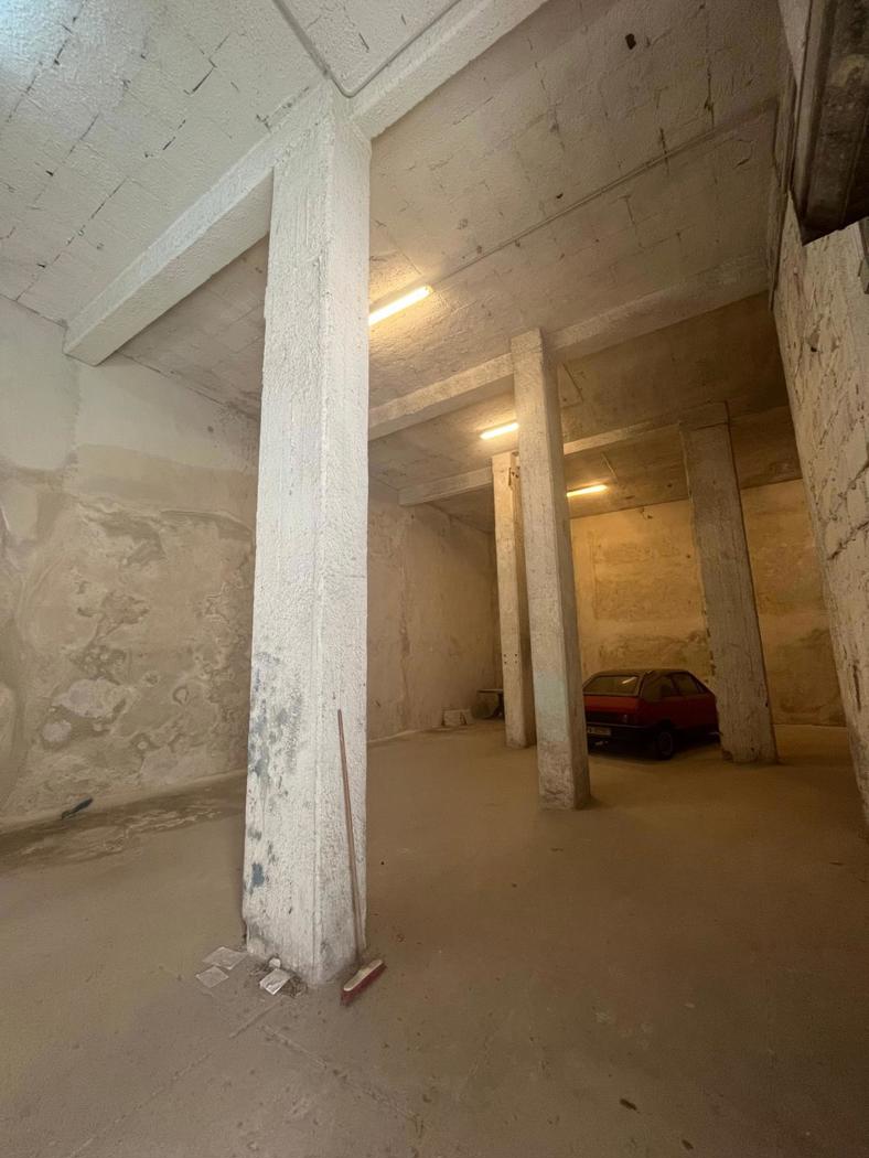 locale di sgombero in affitto a Palermo in zona Libertà