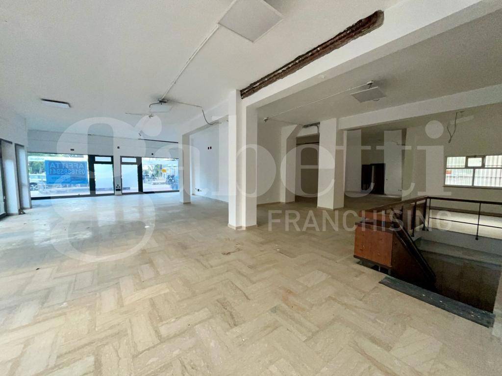 negozio in affitto a Palermo