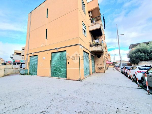 locale commerciale in affitto a Palermo in zona Croceverde
