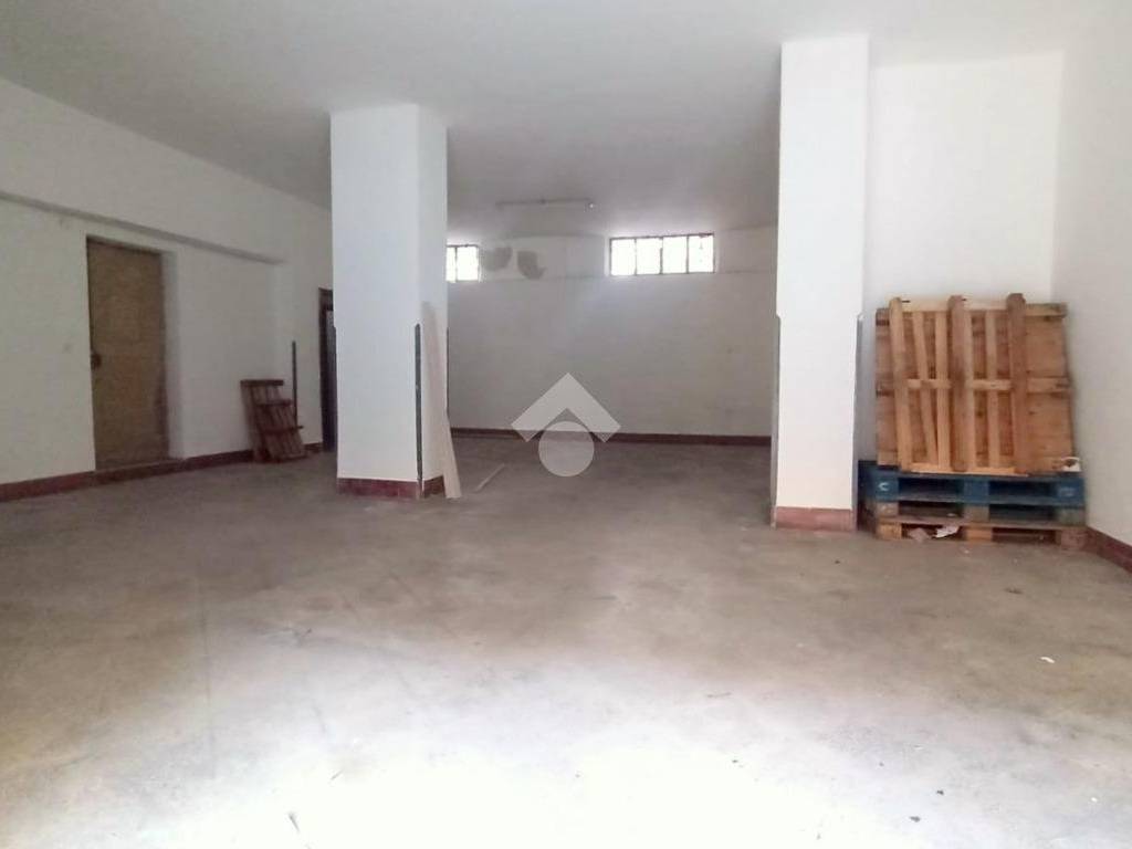 locale commerciale in affitto a Palermo in zona Libertà