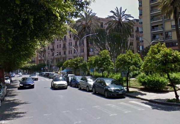 negozio in affitto a Palermo in zona Politeama