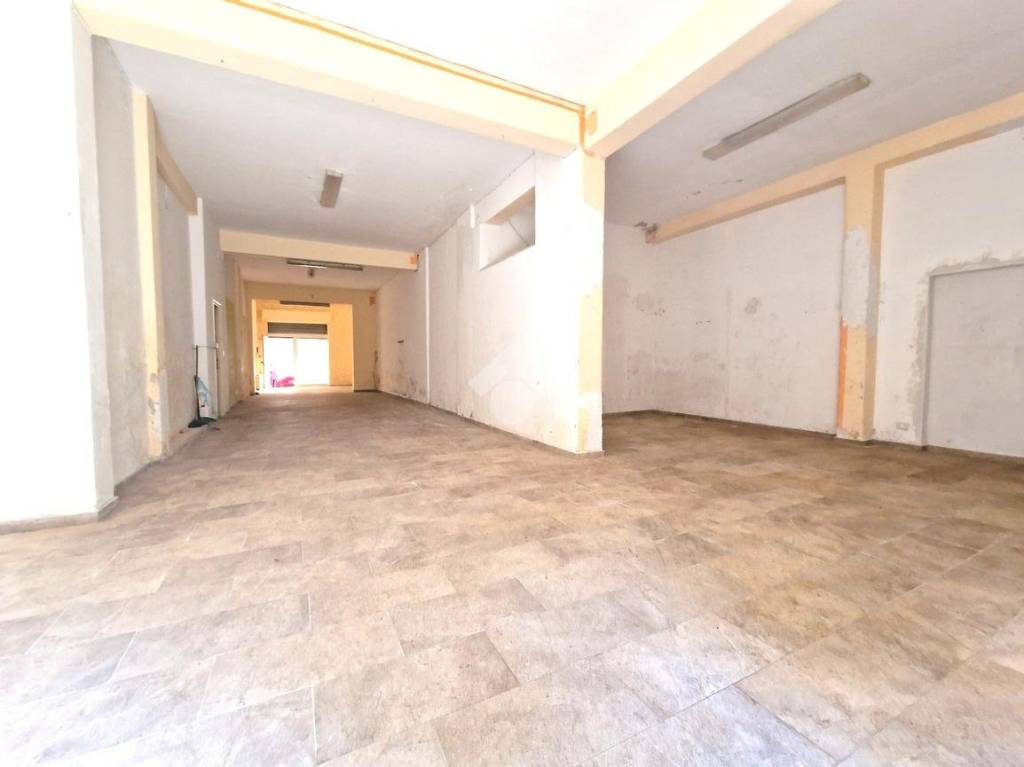 negozio in affitto a Palermo in zona Noce