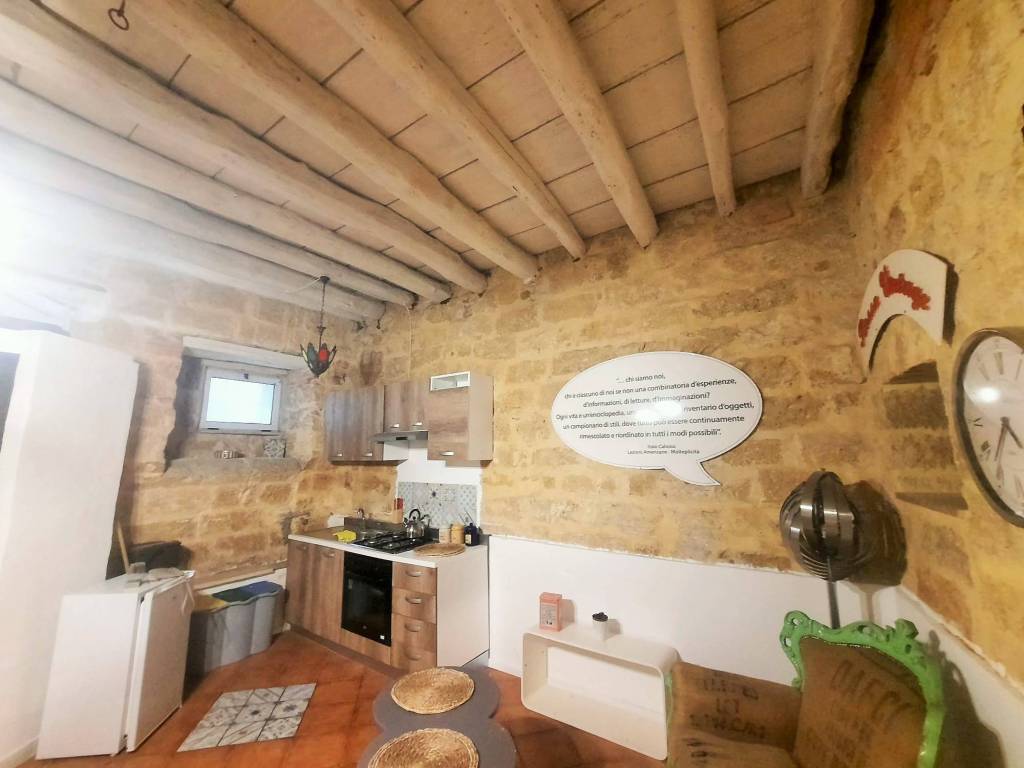 negozio in affitto a Palermo in zona Centro storico