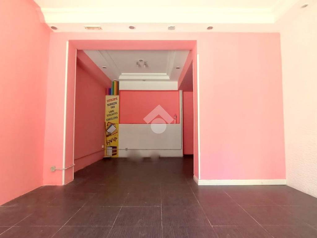 negozio in affitto a Palermo in zona Libertà
