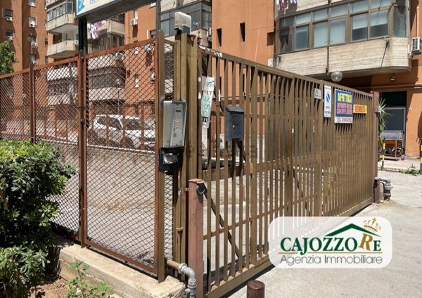 locale di sgombero in affitto a Palermo in zona Malaspina/Palagonia