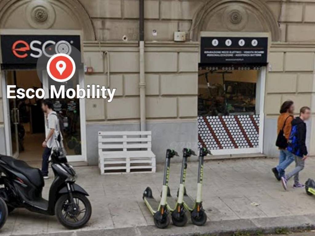 negozio in affitto a Palermo in zona Politeama