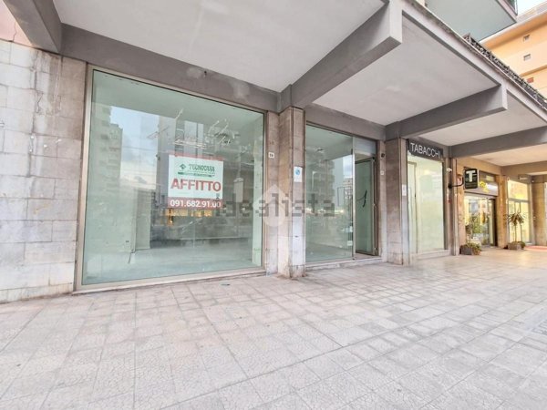 locale commerciale in affitto a Palermo