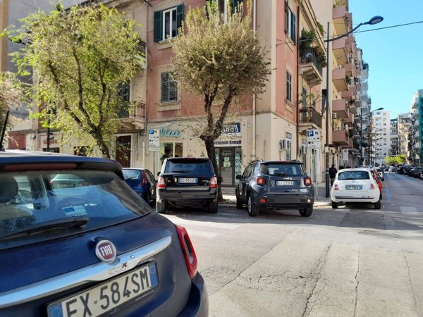 locale commerciale in affitto a Palermo in zona Libertà