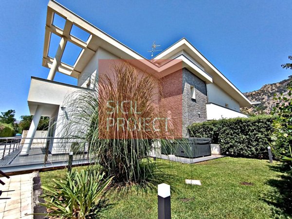 casa indipendente in affitto a Palermo in zona Mondello