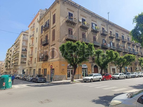 negozio in affitto a Palermo in zona Libertà