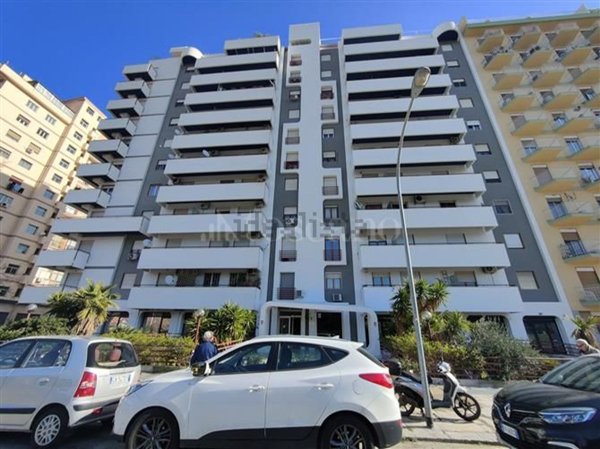 locale commerciale in affitto a Palermo