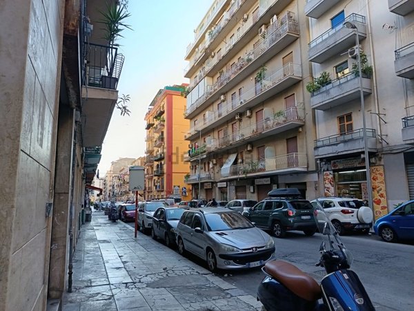 locale commerciale in affitto a Palermo in zona Malaspina/Palagonia