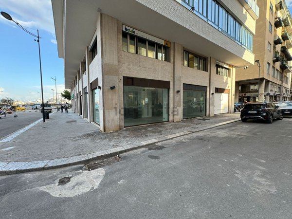 locale commerciale in affitto a Palermo