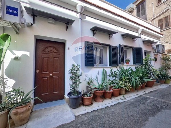 casa indipendente in affitto a Palermo in zona San Lorenzo
