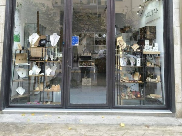 negozio in affitto a Palermo in zona Libertà