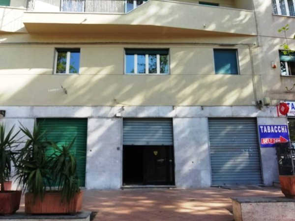 negozio in affitto a Palermo