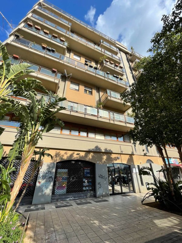 ufficio in affitto a Palermo in zona Libertà