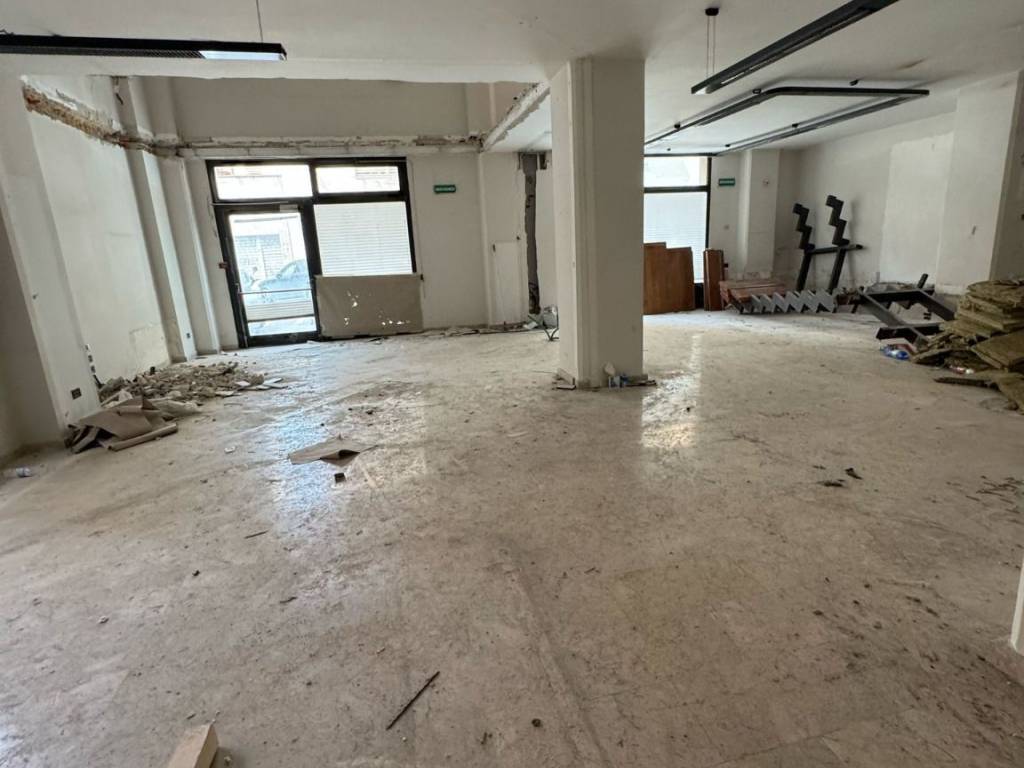 negozio in affitto a Palermo in zona Libertà