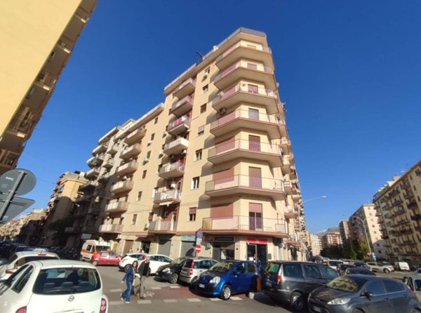 appartamento in affitto a Palermo in zona Montegrappa / Santa Rosalia