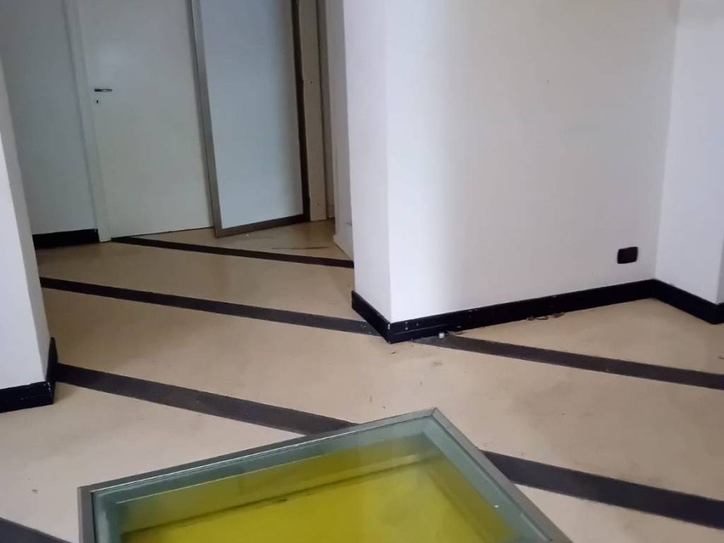 negozio in affitto a Palermo in zona Zisa