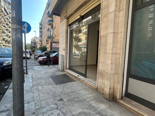 negozio in affitto a Palermo