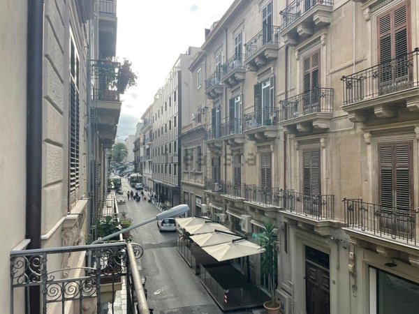 locale commerciale in affitto a Palermo in zona Politeama