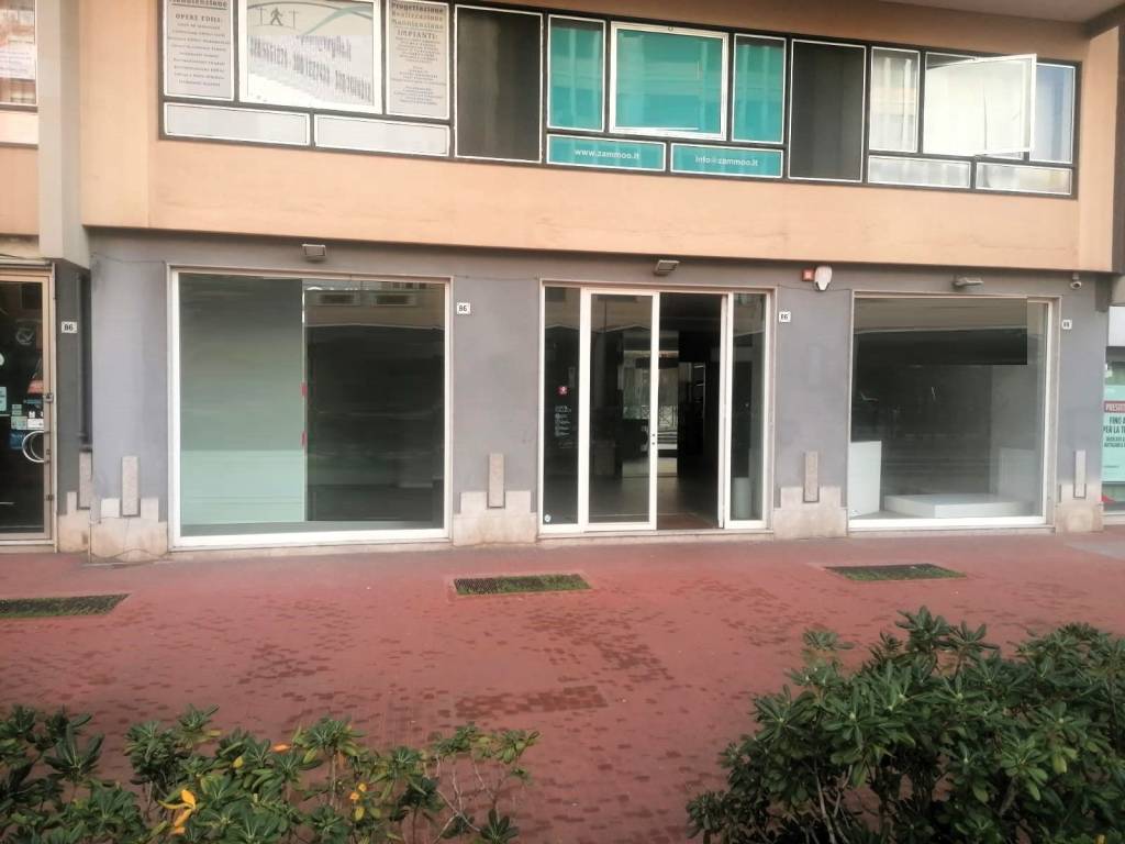 negozio in affitto a Palermo in zona Malaspina/Palagonia