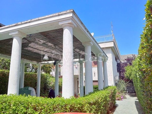 casa indipendente in affitto a Palermo in zona Mondello