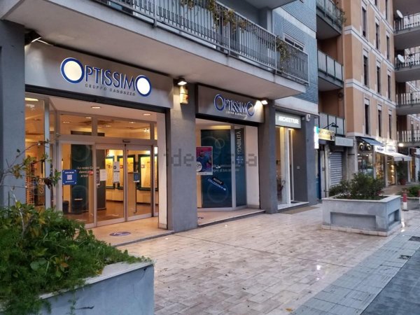 locale commerciale in affitto a Palermo in zona Libertà