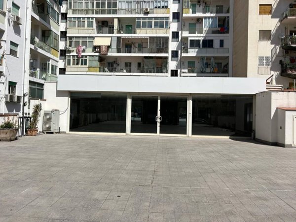 negozio in affitto a Palermo in zona Politeama