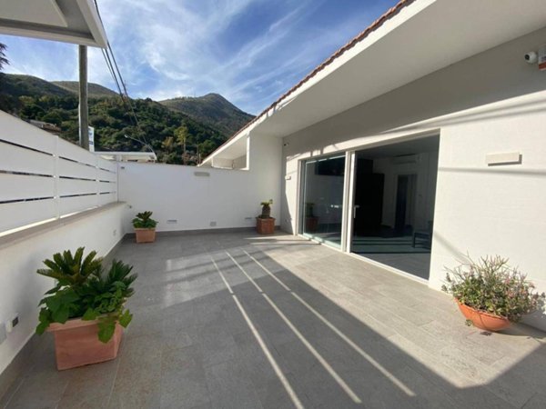 casa indipendente in affitto a Palermo in zona Libertà