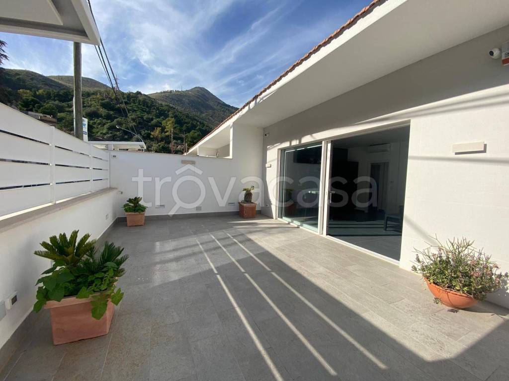 casa indipendente in affitto a Palermo in zona Libertà