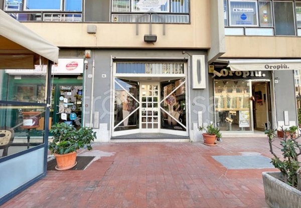 negozio in affitto a Palermo in zona Noce