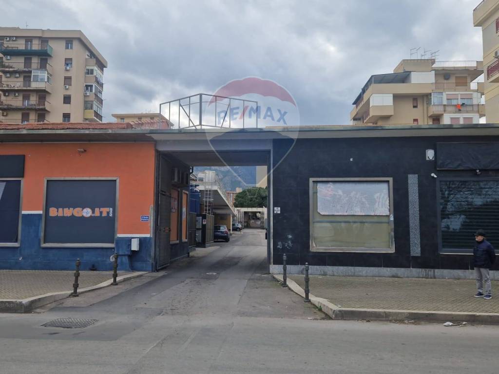 negozio in affitto a Palermo in zona Acqua dei Corsari