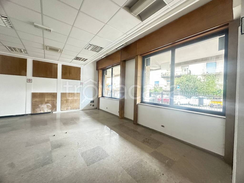 negozio in affitto a Palermo in zona Noce