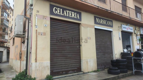 negozio in affitto a Palermo in zona Montegrappa / Santa Rosalia