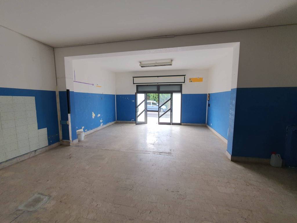 locale commerciale in affitto a Palermo in zona Villagrazia/Falsomiele