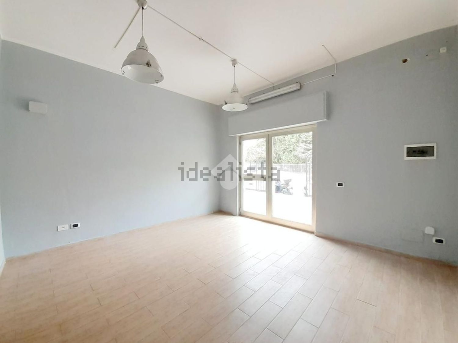 locale commerciale in affitto a Palermo in zona Uditore
